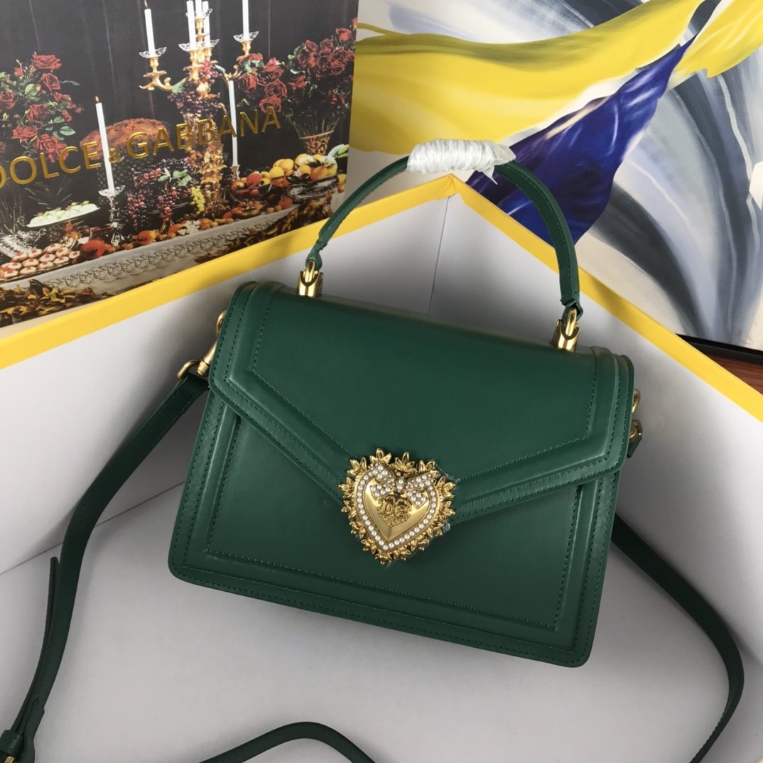 Cheap Dolce & Gabbana D&G AAA Quality Messenger Bags For Women #810380