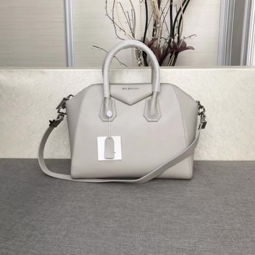 Cheap Givenchy AAA Quality Messenger Bags #815557 Replica Wholesale [$202.00 USD] [ITEM#815557] on Replica Givenchy AAA Quality Messenger Bags