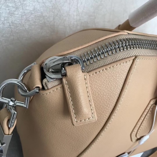 Cheap Givenchy AAA Quality Messenger Bags #815563 Replica Wholesale [$202.00 USD] [ITEM#815563] on Replica Givenchy AAA Quality Messenger Bags