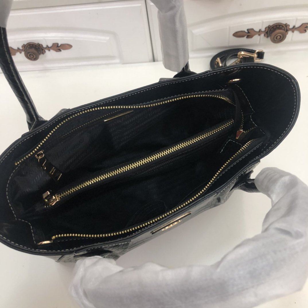 Cheap Prada AAA Quality Handbags For Women #822051 Replica Wholesale ...