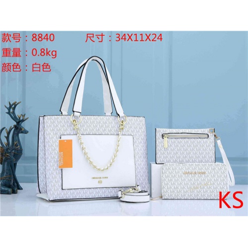 Cheap Michael Kors Fashion Handbags For Women #829379 Replica Wholesale [$39.00 USD] [ITEM#829379] on Replica Michael Kors Handbags