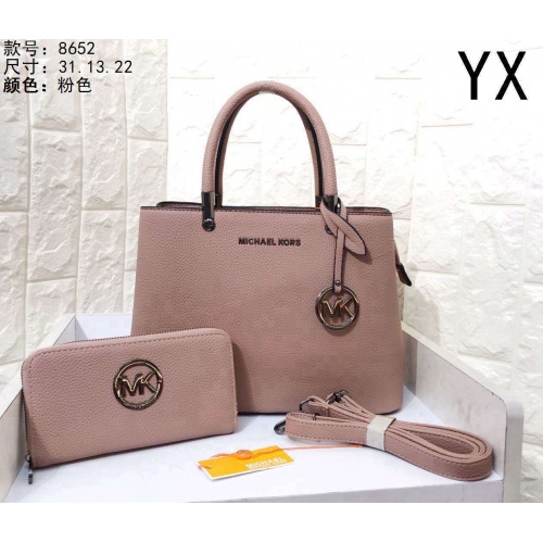 Cheap Michael Kors Handbags For Women #842399 Replica Wholesale [$39.00 USD] [ITEM#842399] on Replica Michael Kors Handbags