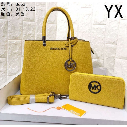 Cheap Michael Kors Handbags For Women #842400 Replica Wholesale [$39.00 USD] [ITEM#842400] on Replica Michael Kors Handbags