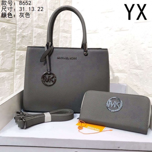 Cheap Michael Kors Handbags For Women #842403 Replica Wholesale [$39.00 USD] [ITEM#842403] on Replica Michael Kors Handbags