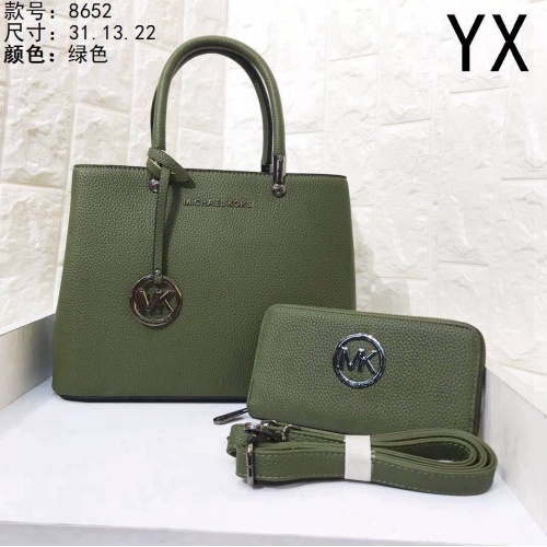 Cheap Michael Kors Handbags For Women #842408 Replica Wholesale [$39.00 USD] [ITEM#842408] on Replica Michael Kors Handbags