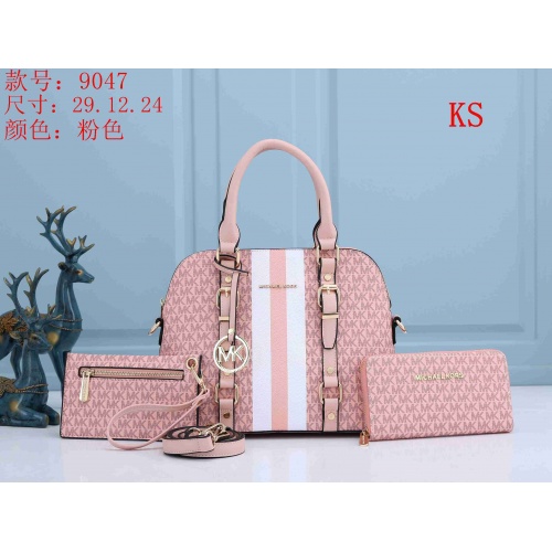 Michael Kors Handbags For Women #846115