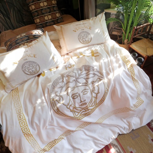 Cheap Versace Bedding #865672 Replica Wholesale [$88.00 USD] [ITEM#865672] on Replica Versace Bedding