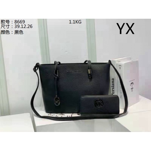 Michael Kors Handbags For Women #871146