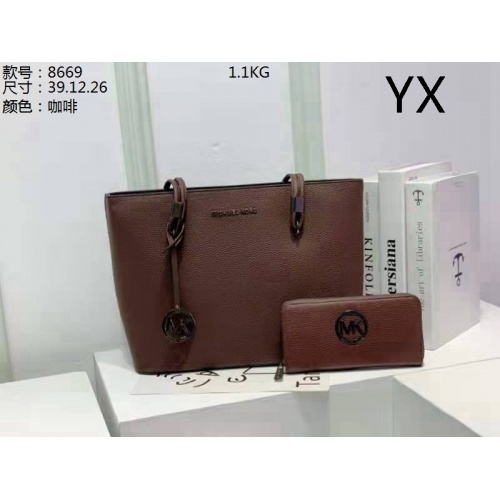 Michael Kors Handbags For Women #871149