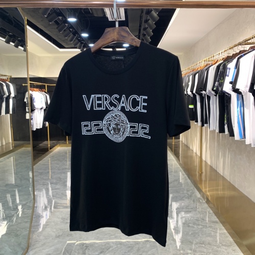 Cheap Versace T-Shirts Short Sleeved For Men #873320 Replica Wholesale [$41.00 USD] [ITEM#873320] on Replica Versace T-Shirts