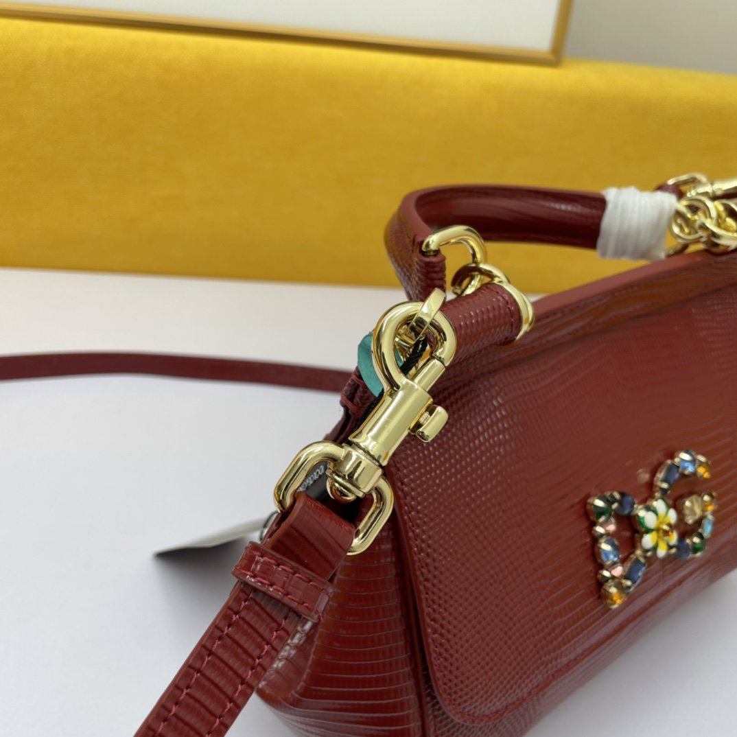 Cheap Dolce & Gabbana D&G AAA Quality Messenger Bags For Women #868372 ...