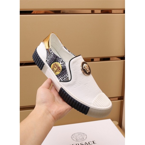 Cheap Versace Casual Shoes For Men #888876 Replica Wholesale [$82.00 USD] [ITEM#888876] on Replica Versace Casual Shoes