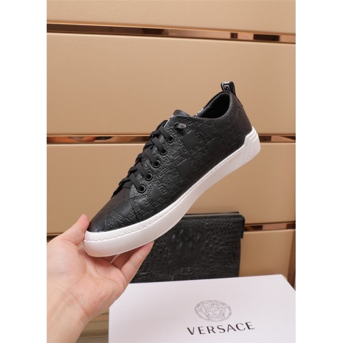 Cheap Versace Casual Shoes For Men #891421 Replica Wholesale [$82.00 USD] [ITEM#891421] on Replica Versace Casual Shoes
