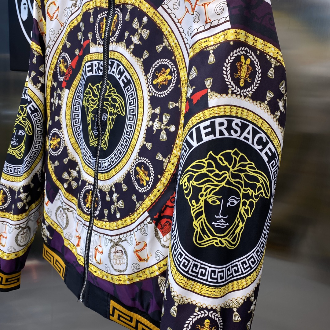 Cheap Versace Tracksuits Long Sleeved For Men 885960 Replica Wholesale