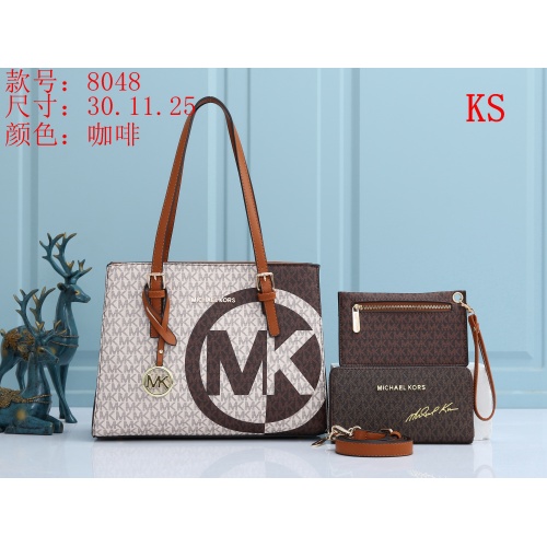 Michael Kors Handbags For Women #899355