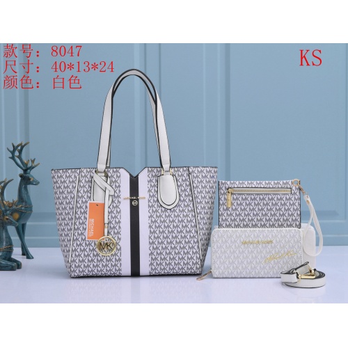 Michael Kors Handbags For Women #910743