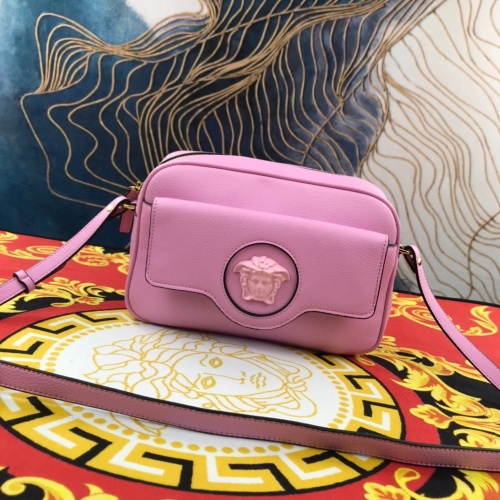 Cheap Versace AAA Quality Messenger Bags For Women #920115 Replica Wholesale [$132.00 USD] [ITEM#920115] on Replica Versace AAA Quality Messenger Bags