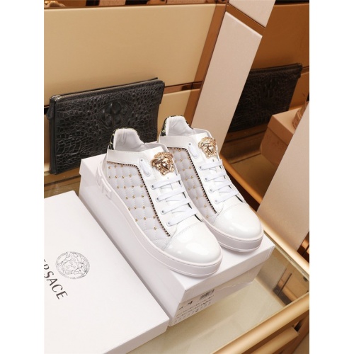 Cheap Versace Casual Shoes For Men #930775 Replica Wholesale [$82.00 USD] [ITEM#930775] on Replica Versace Casual Shoes