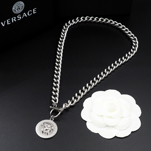 Cheap Versace Necklace #938820 Replica Wholesale [$29.00 USD] [ITEM#938820] on Replica Versace Necklaces