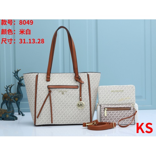 Michael Kors Handbags For Women #940081