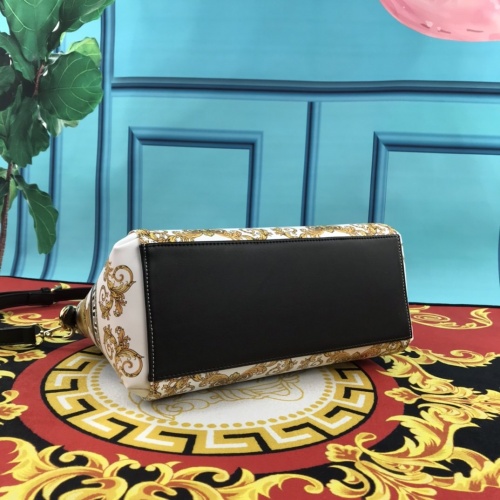 Cheap Versace AAA Quality Handbags For Women #940970 Replica Wholesale [$88.00 USD] [ITEM#940970] on Replica Versace AAA Quality Handbags