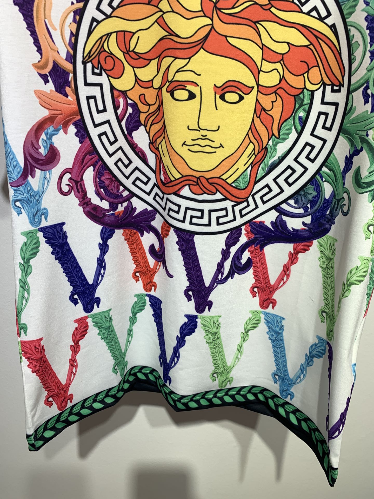 Cheap Versace TShirts Short Sleeved For Men 945033 Replica Wholesale