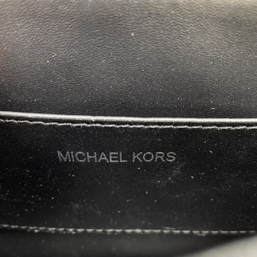 Cheap Michael Kors AAA Messenger Bags For Women #949249 Replica Wholesale [$115.00 USD] [ITEM#949249] on Replica Michael Kors AAA Messenger Bags