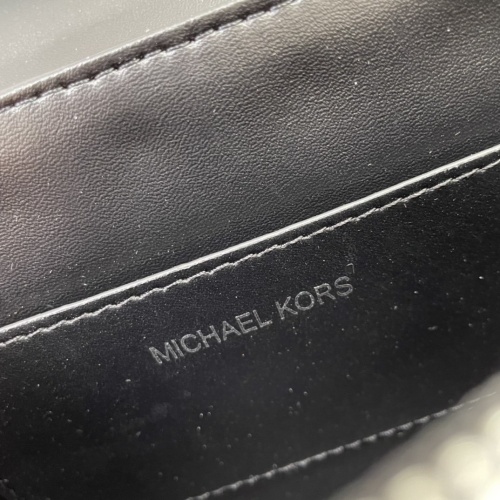 Cheap Michael Kors AAA Messenger Bags For Women #949253 Replica Wholesale [$115.00 USD] [ITEM#949253] on Replica Michael Kors AAA Messenger Bags