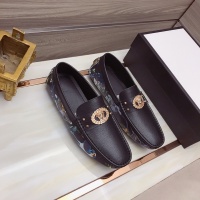 Versace Leather Shoes For Men #948830