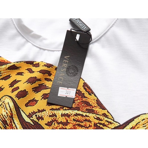 Cheap Versace T-Shirts Short Sleeved For Men #955032 Replica Wholesale [$27.00 USD] [ITEM#955032] on Replica Versace T-Shirts