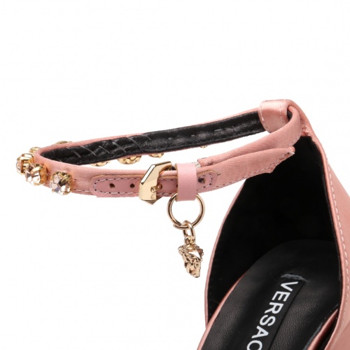 Cheap Versace Sandal For Women #958944 Replica Wholesale [$105.00 USD] [ITEM#958944] on Replica Versace Sandal