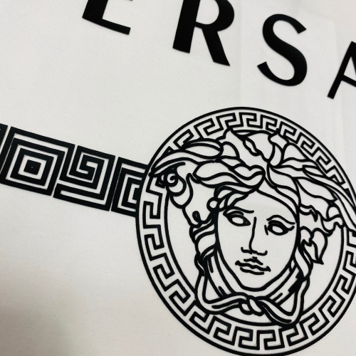Cheap Versace T-Shirts Short Sleeved For Unisex #963832 Replica Wholesale [$60.00 USD] [ITEM#963832] on Replica Versace T-Shirts