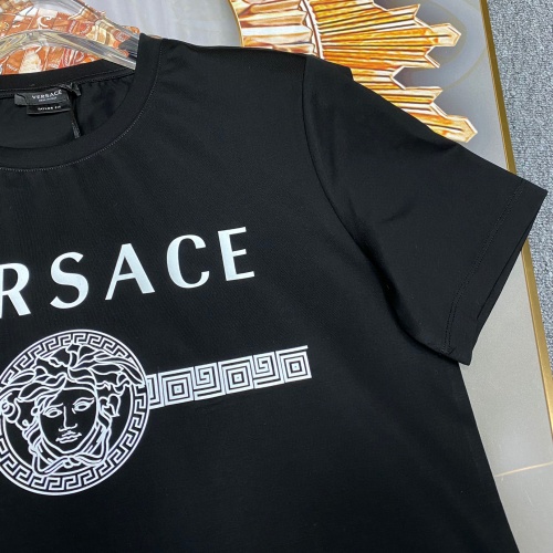Cheap Versace T-Shirts Short Sleeved For Unisex #963833 Replica Wholesale [$60.00 USD] [ITEM#963833] on Replica Versace T-Shirts