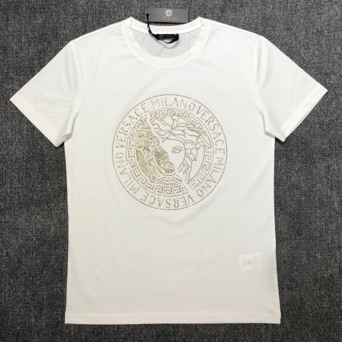 Cheap Versace T-Shirts Short Sleeved For Unisex #963905 Replica Wholesale [$60.00 USD] [ITEM#963905] on Replica Versace T-Shirts