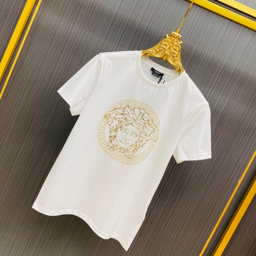 Cheap Versace T-Shirts Short Sleeved For Unisex #963911 Replica Wholesale [$60.00 USD] [ITEM#963911] on Replica Versace T-Shirts