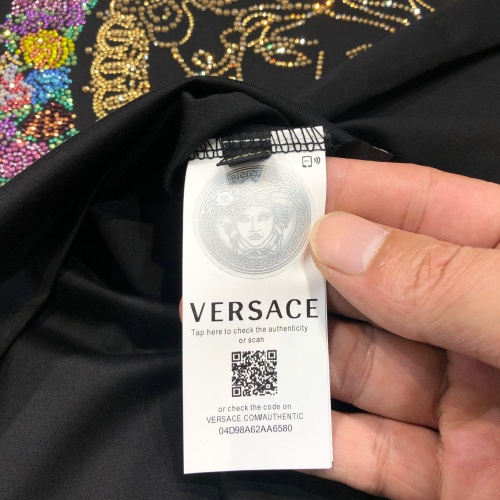 Cheap Versace T-Shirts Short Sleeved For Unisex #963949 Replica Wholesale [$64.00 USD] [ITEM#963949] on Replica Versace T-Shirts