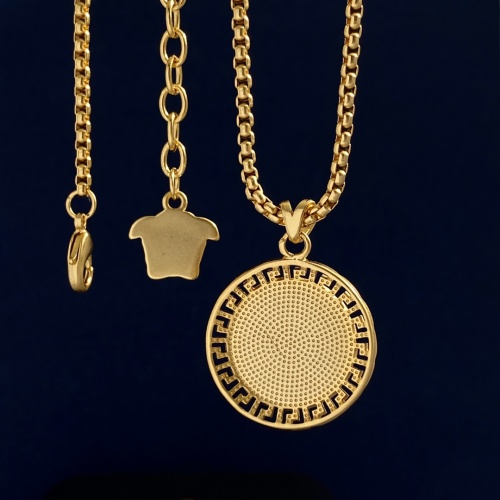 Cheap Versace Necklace #964565 Replica Wholesale [$32.00 USD] [ITEM#964565] on Replica Versace Necklaces