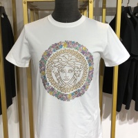 Cheap Versace T-Shirts Short Sleeved For Unisex #963948 Replica Wholesale [$64.00 USD] [ITEM#963948] on Replica Versace T-Shirts