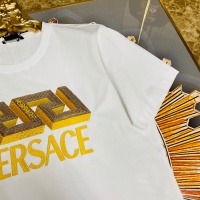 Cheap Versace T-Shirts Short Sleeved For Unisex #963978 Replica Wholesale [$68.00 USD] [ITEM#963978] on Replica Versace T-Shirts
