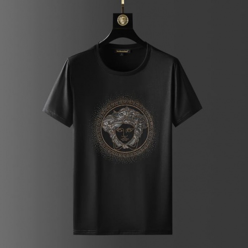Cheap Versace Tracksuits Short Sleeved For Men #966460 Replica Wholesale [$64.00 USD] [ITEM#966460] on Replica Versace Tracksuits