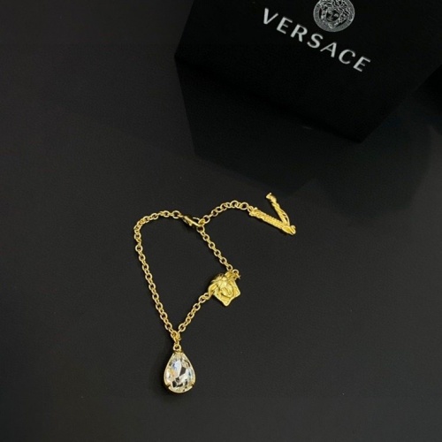 Cheap Versace Bracelet For Women #967315 Replica Wholesale [$34.00 USD] [ITEM#967315] on Replica Versace Bracelets