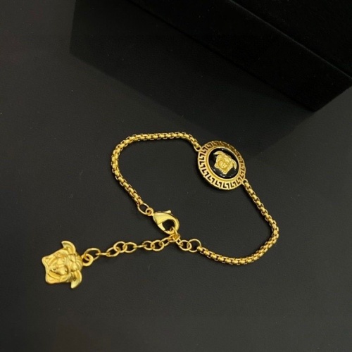 Cheap Versace Bracelet For Women #967316 Replica Wholesale [$34.00 USD] [ITEM#967316] on Replica Versace Bracelets