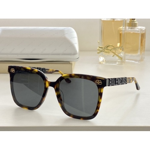 Balenciaga AAA Quality Sunglasses #967620