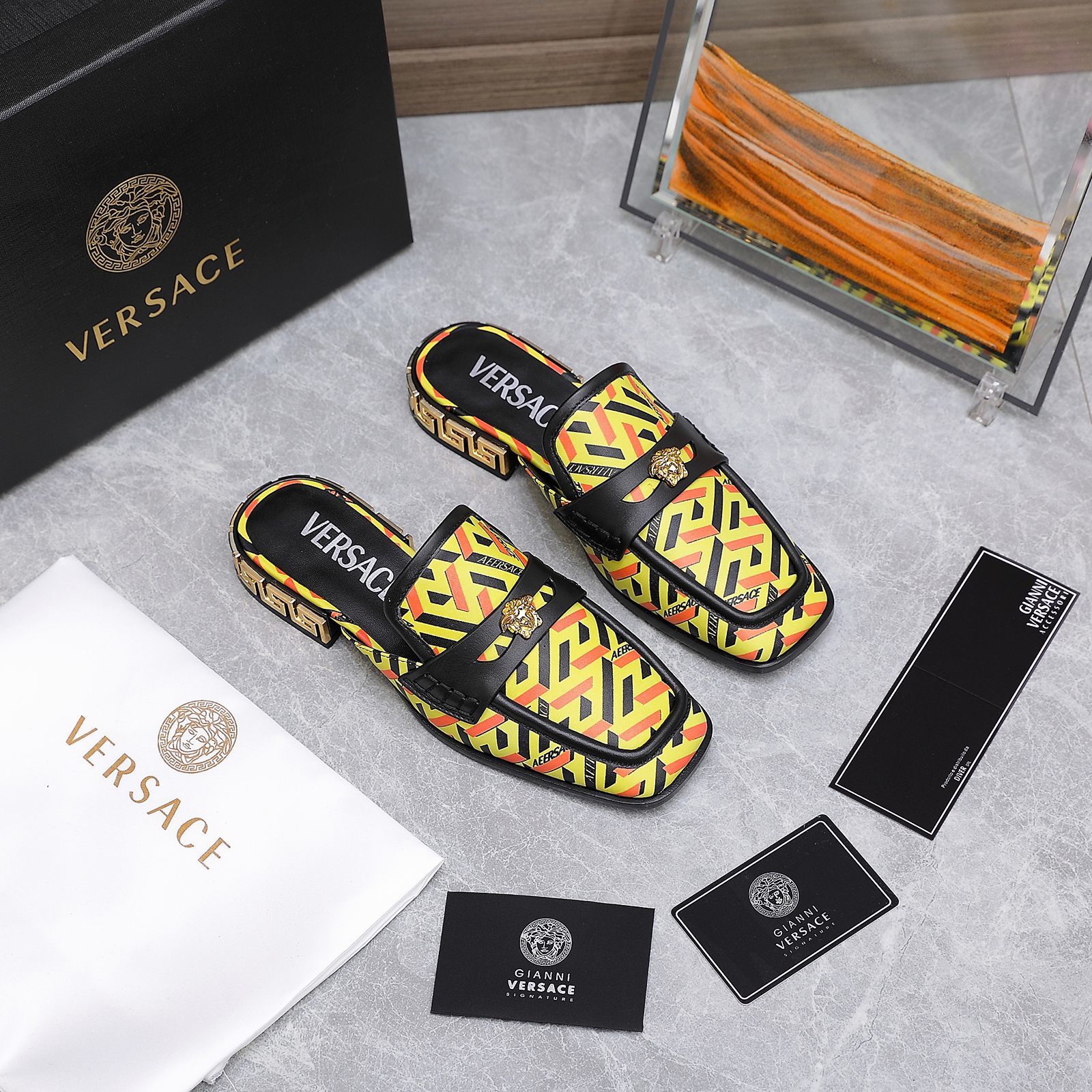 Cheap Versace Slippers For Women 966029 Replica Wholesale [118.00 USD