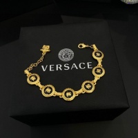 Versace Bracelet For Women #967324