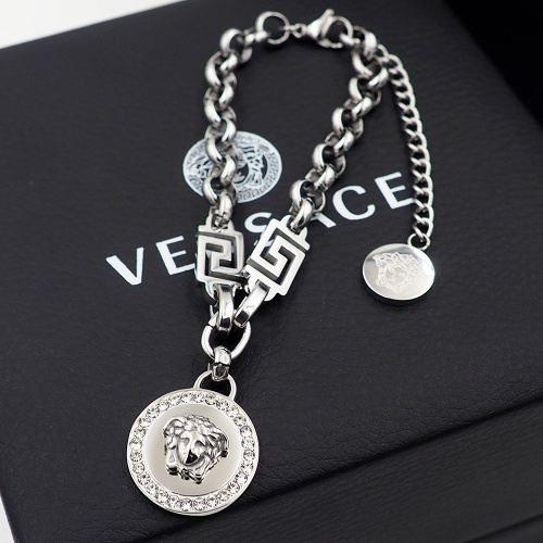 Cheap Versace Bracelet #974108 Replica Wholesale [$27.00 USD] [ITEM#974108] on Replica Versace Bracelets