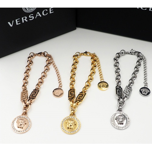 Cheap Versace Bracelet #974109 Replica Wholesale [$27.00 USD] [ITEM#974109] on Replica Versace Bracelets