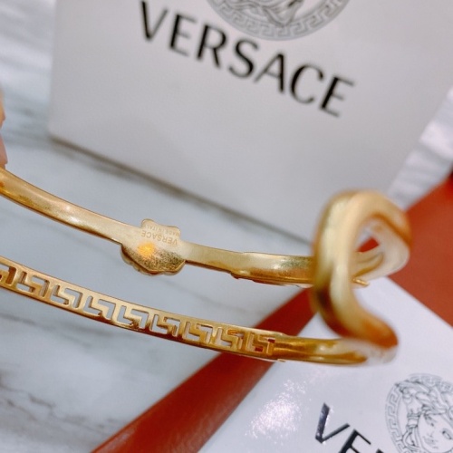 Cheap Versace Bracelet #975429 Replica Wholesale [$38.00 USD] [ITEM#975429] on Replica Versace Bracelets
