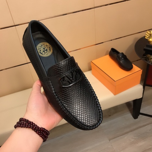 Cheap Versace Leather Shoes For Men #976323 Replica Wholesale [$72.00 USD] [ITEM#976323] on Replica Versace Leather Shoes