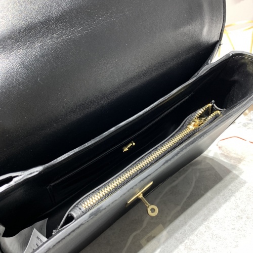 Cheap Versace AAA Quality Messenger Bags For Women #976998 Replica Wholesale [$135.00 USD] [ITEM#976998] on Replica Versace AAA Quality Messenger Bags